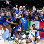 L’Italia dell’oro olimpico nella pallavolo e l’italietta della politica e della informazione